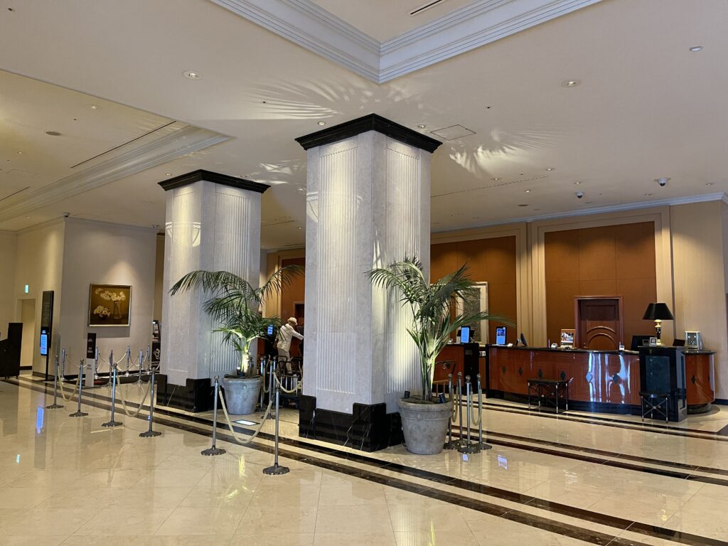 名古屋マリオットアソシアホテルの非混雑時のフロントの写真