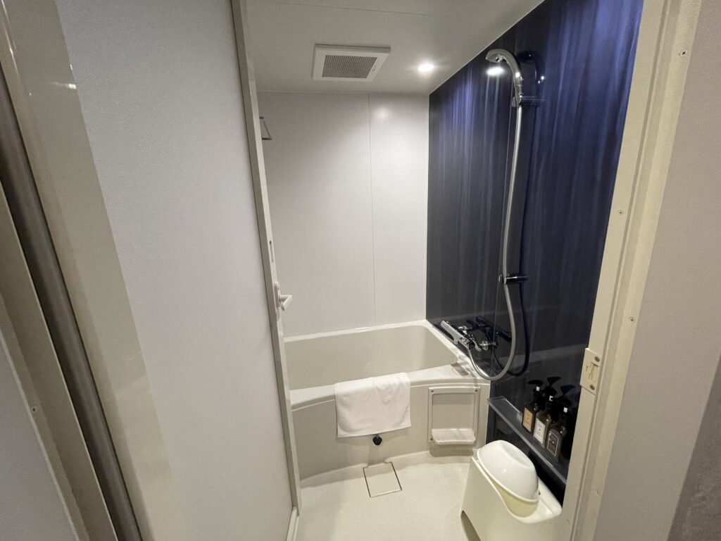 変なホテル福岡博多のダブルルーム（お風呂）